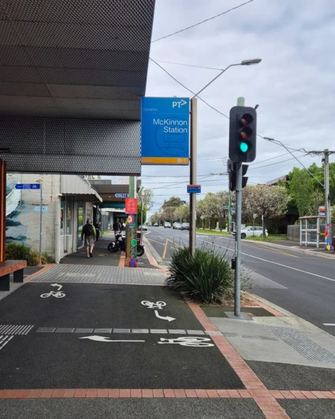 McKinnon Station in McKinnon VIC 3204