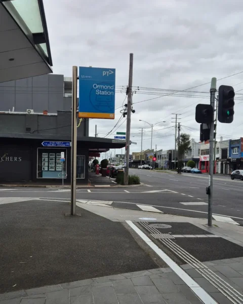 Ormond Station in Ormond VIC 3204